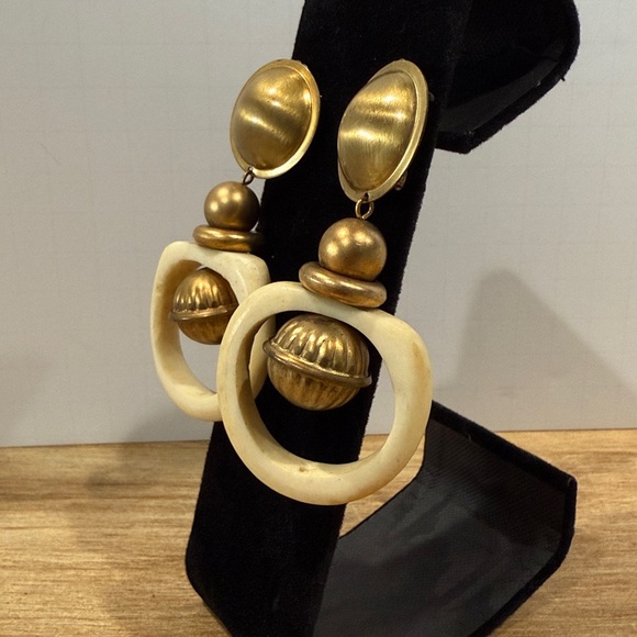 Vintage Gold Tone and “Bone” Clip On Earrings - Picture 2 of 8